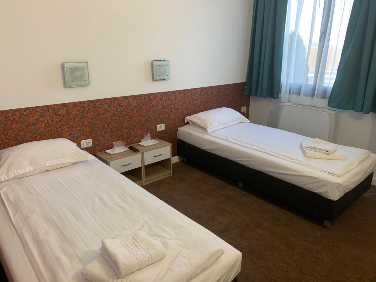 Motel Ruta 33 Arad Exterior photo